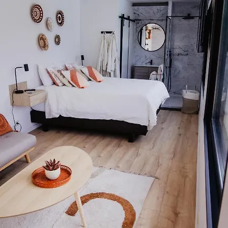 בית הארחה Quinze Et Wellness De Luxe 4*